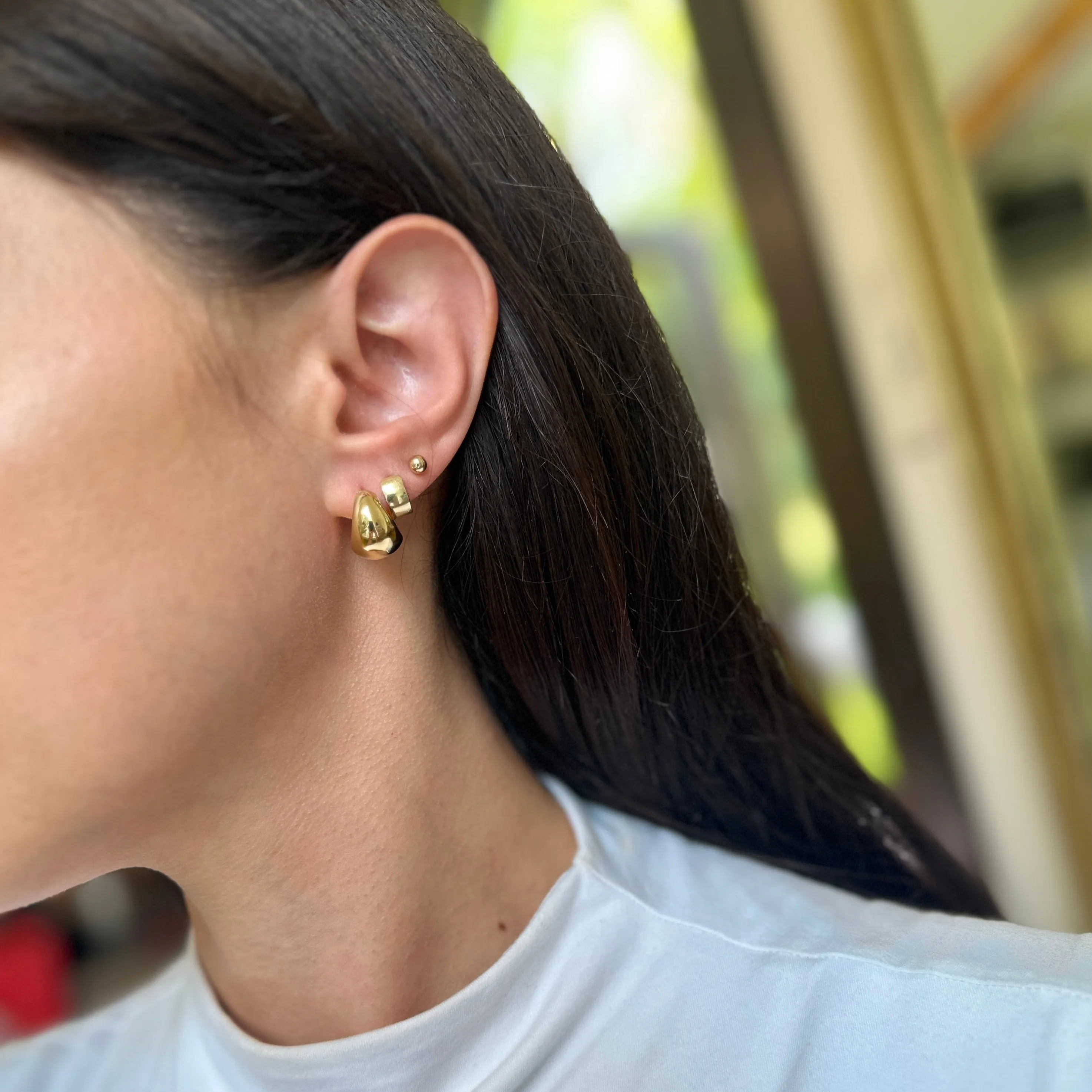 14KT Yellow Gold Tapered Huggie Hoop Earrings 15mm
