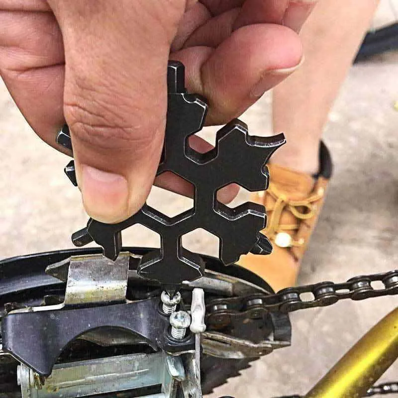 18 in 1 Snowflake Multi-Tool