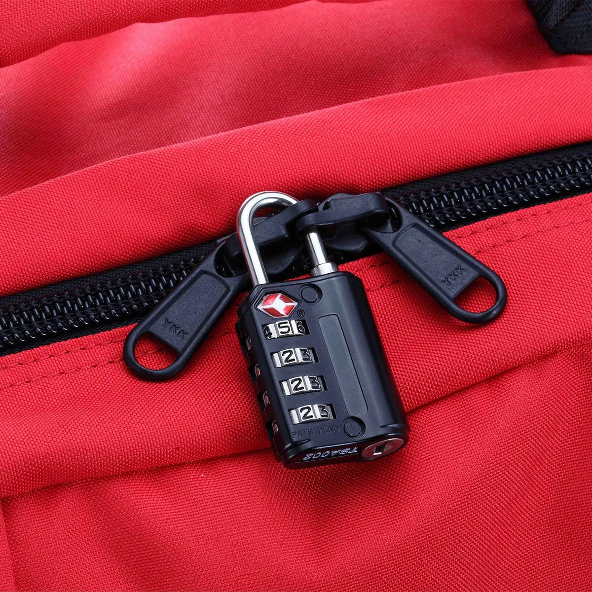 CabinZero Classic 28L (Mysore Red)