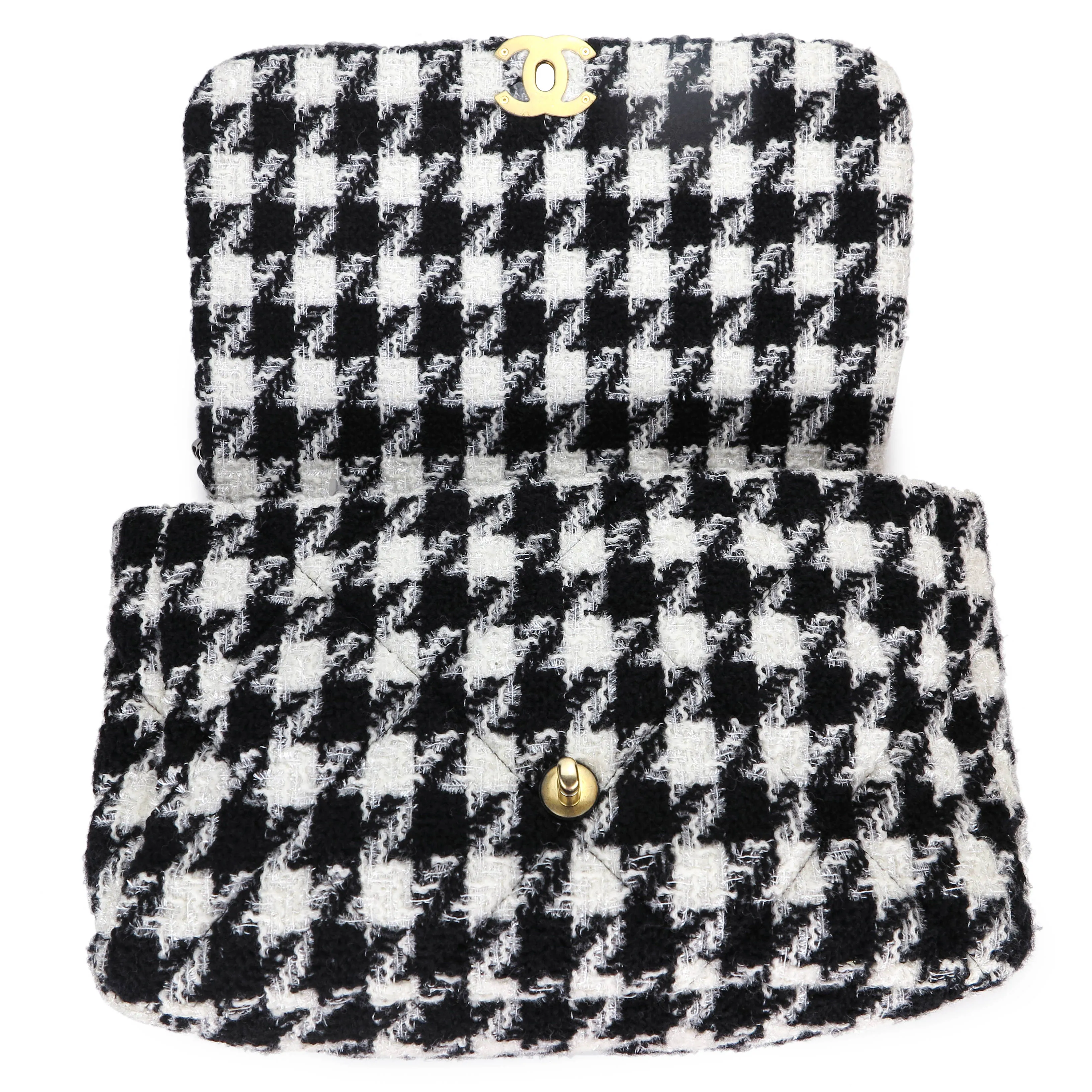 CHANEL 19 Maxi Flap Bag in 19K Houndstooth Tweed Black White