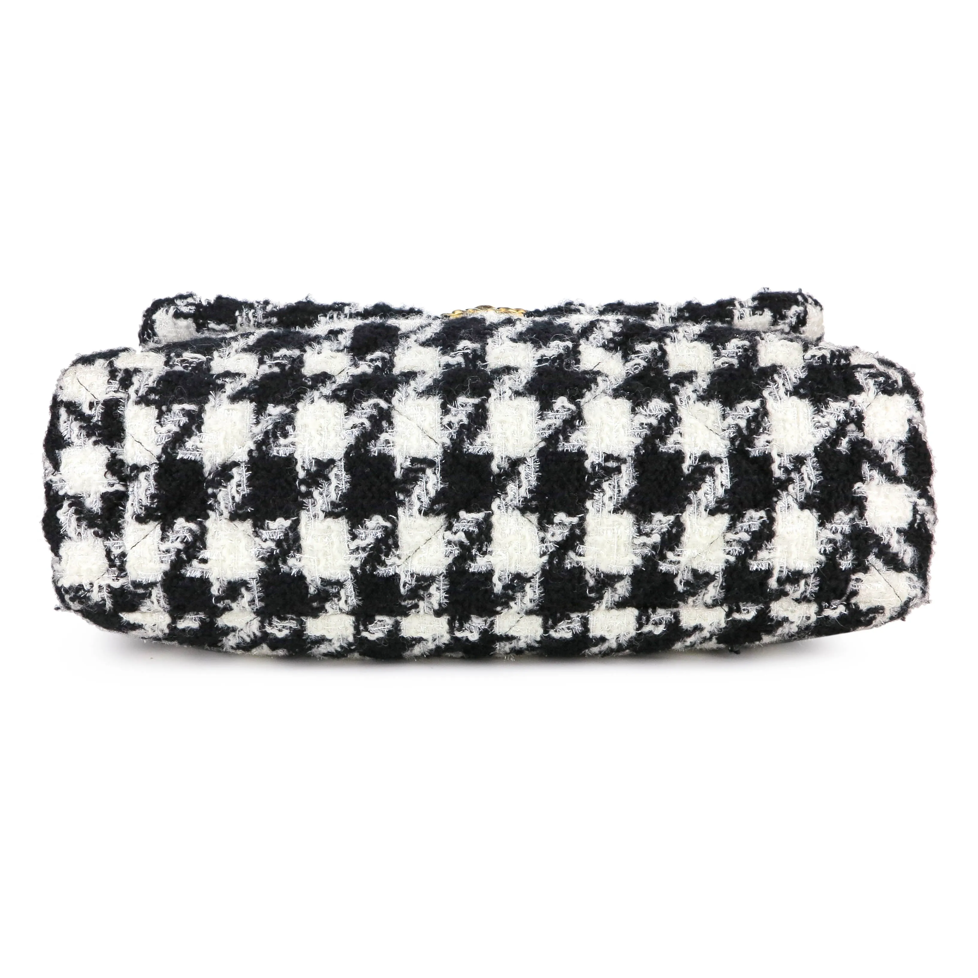 CHANEL 19 Maxi Flap Bag in 19K Houndstooth Tweed Black White