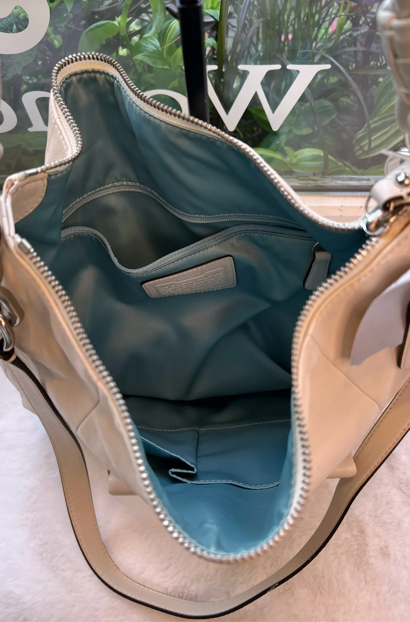Coach Bone Pre-Owned Purse- Ladies