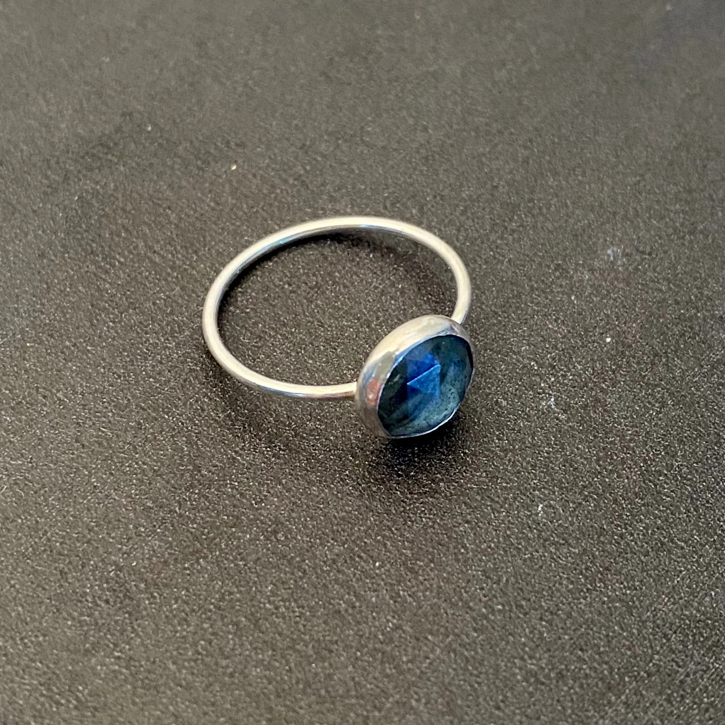 Dainty Modish Rosecut Ring