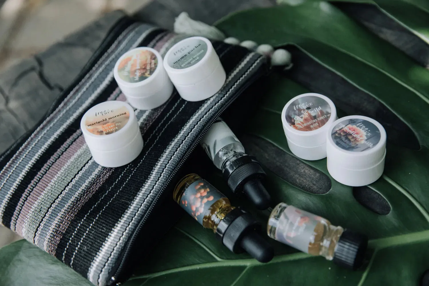 DISCOVERY/TRAVEL SET