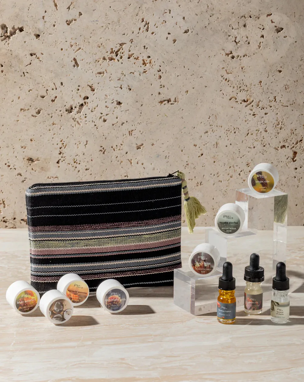 DISCOVERY/TRAVEL SET
