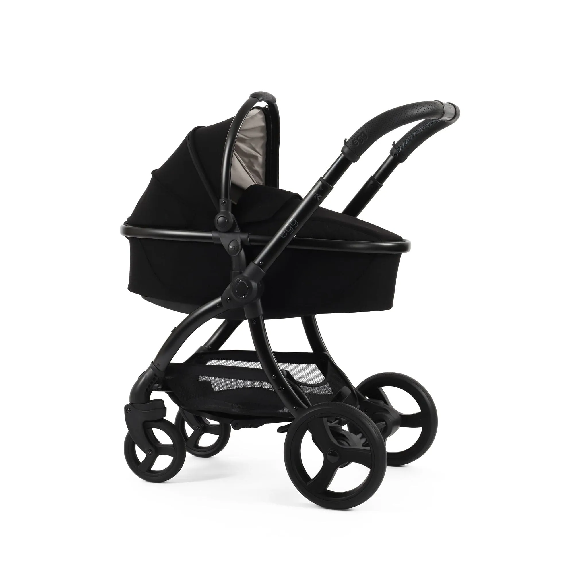 Egg 3 Luxury Shell i-Size Travel System - Black Edition (Exclusive)