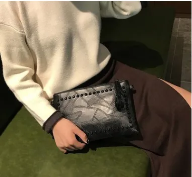 Fashion Wild Female Bag Slung Rivet Envelope Clutch Bag Small Bag Large Capacity Clutch Bag