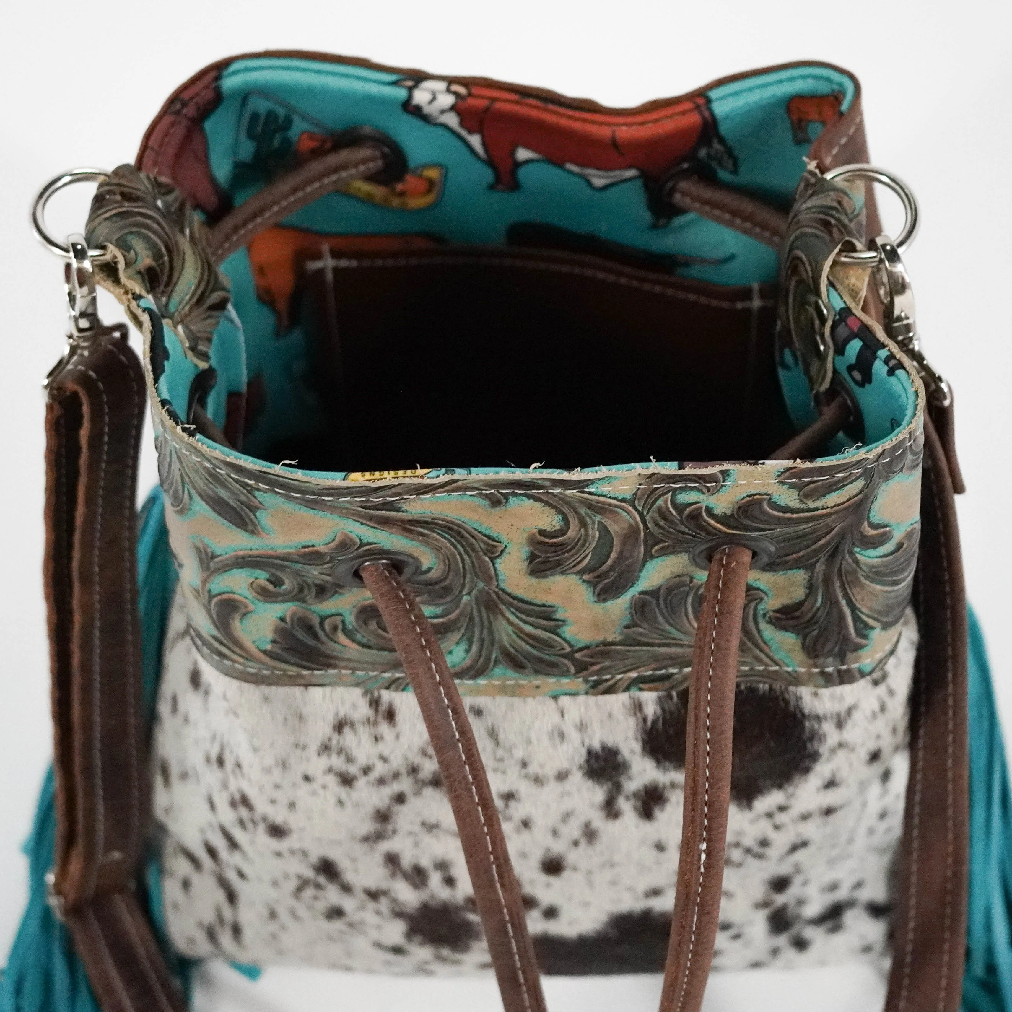 Gabby - Chocolate & White w/ Turquoise Vinyard