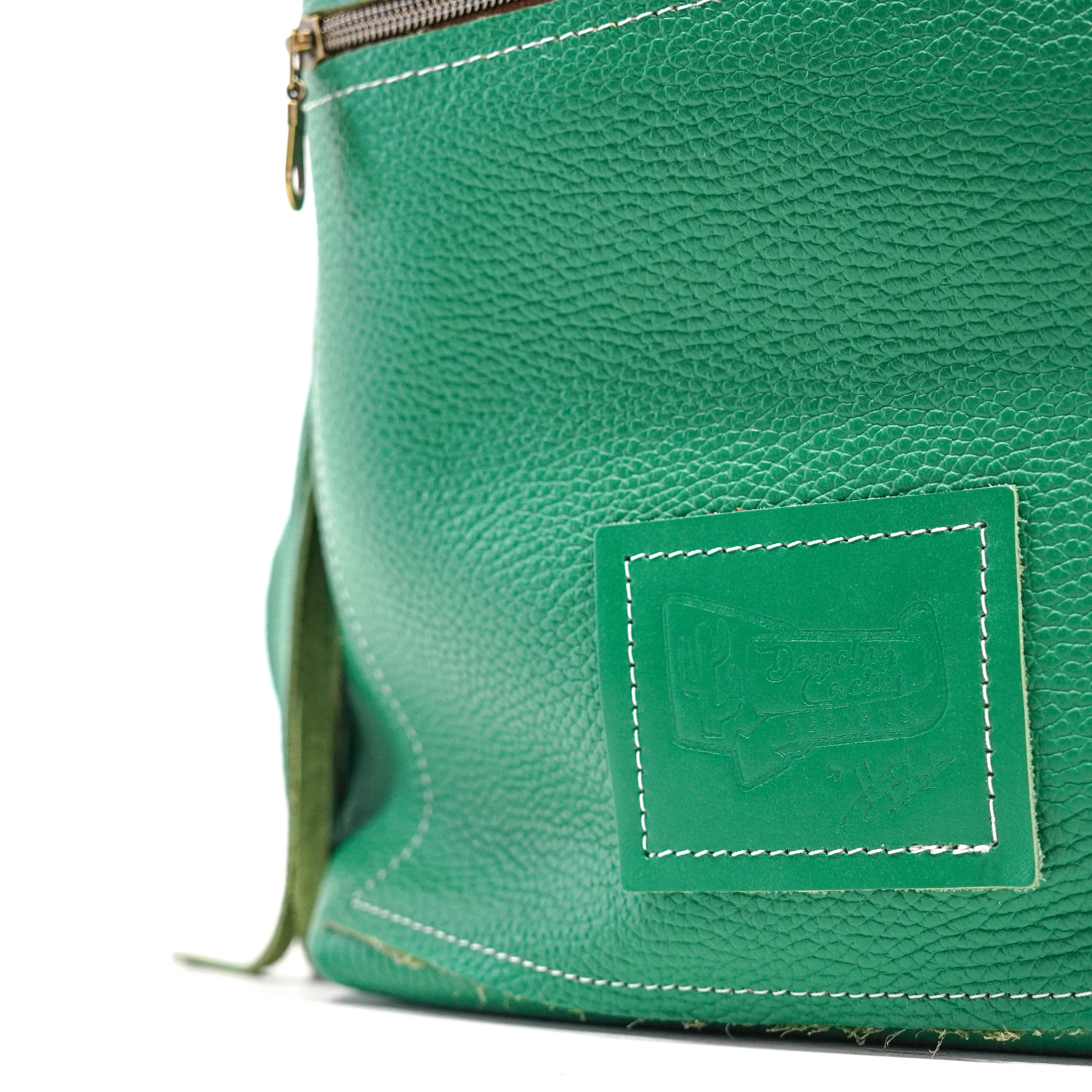Gabby - Peppered Salt w/ Antique Jumbo Croc