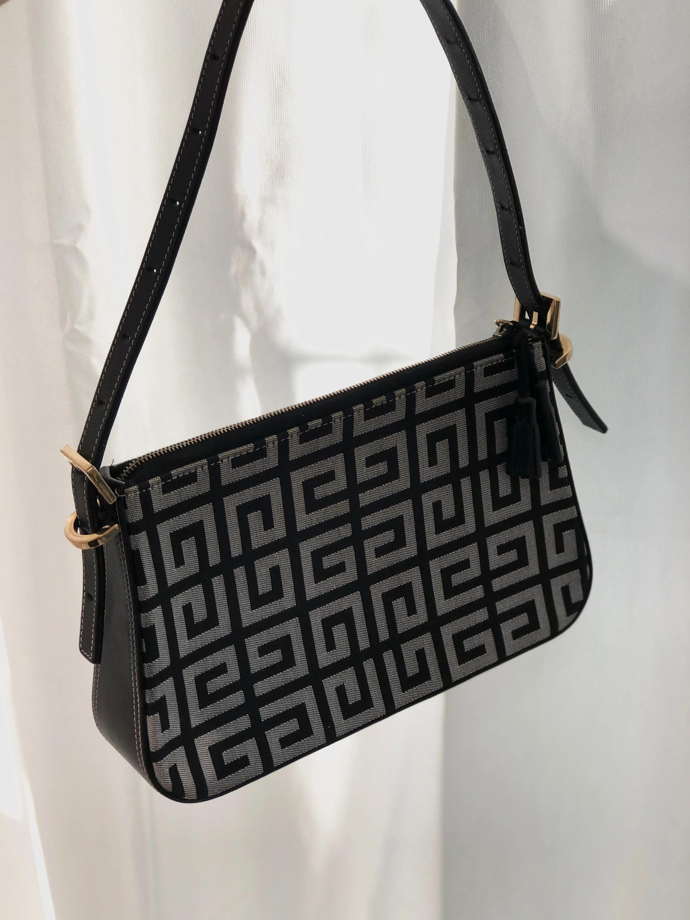 GIVENCHY Monogram Logo Canvas Hobo bag Handbag Black Vintage Old 3yxbf7