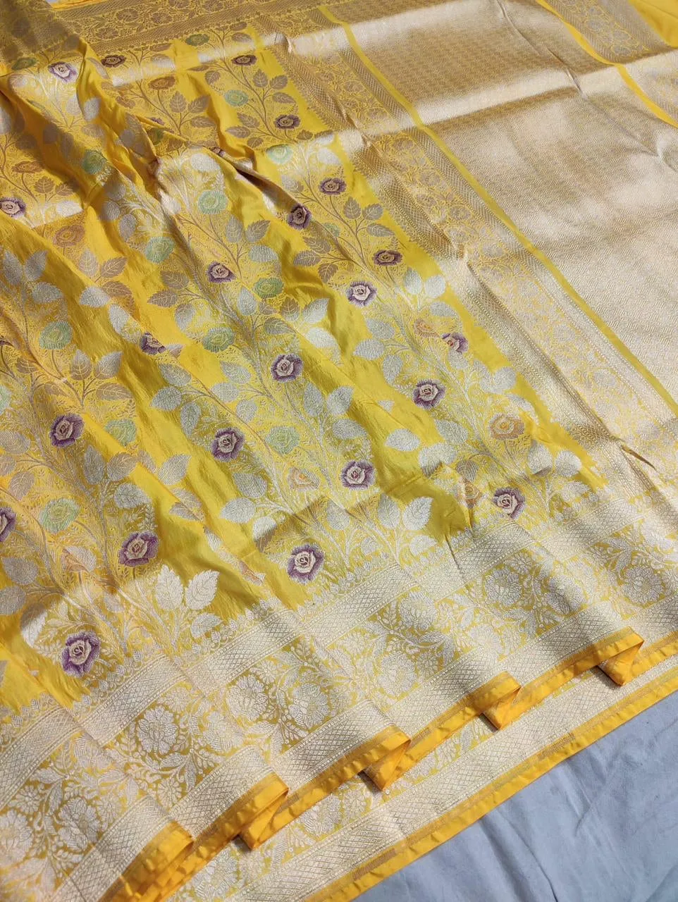 Gold Zari Banarasi Silk Saree with heavy pallu