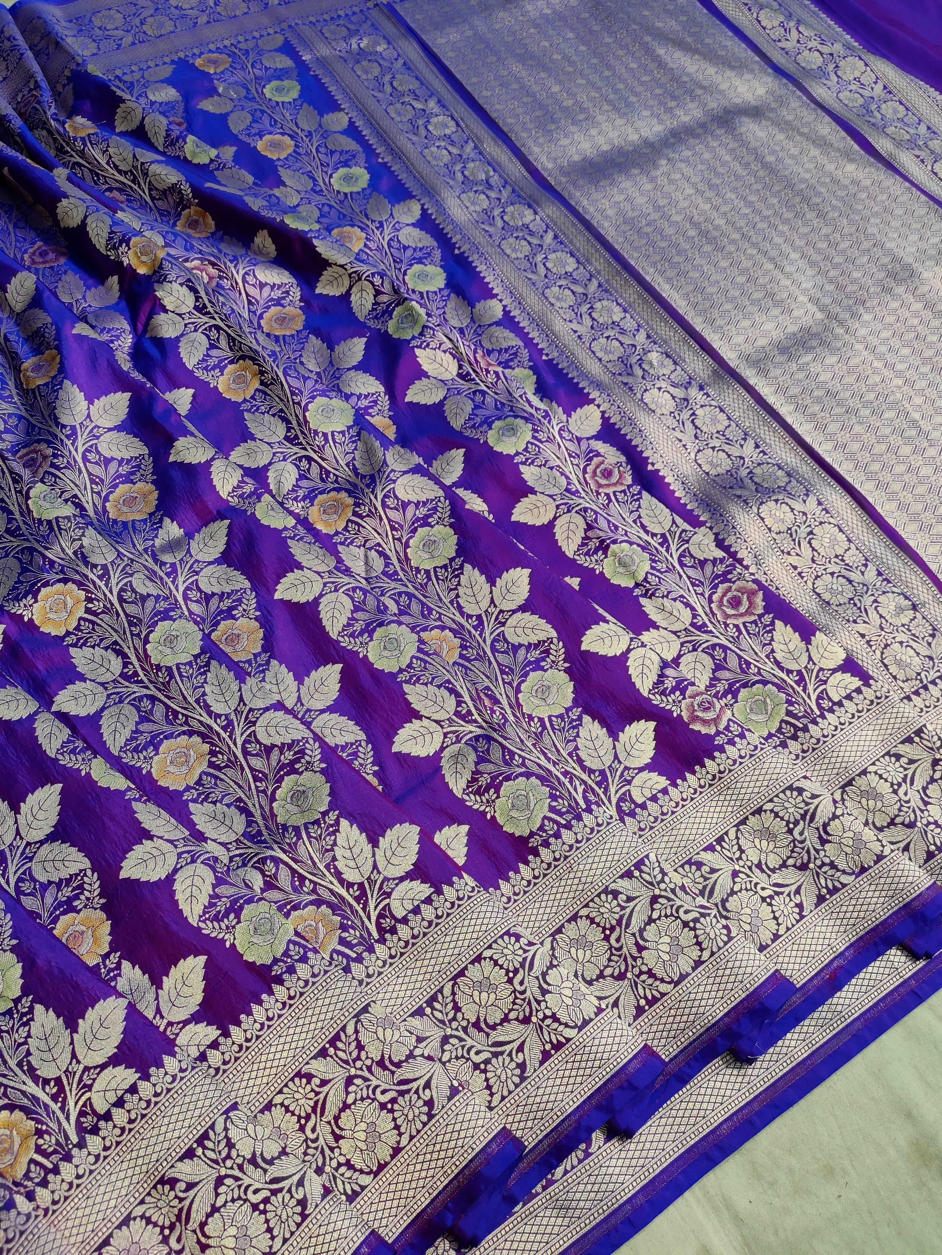 Gold Zari Banarasi Silk Saree with heavy pallu