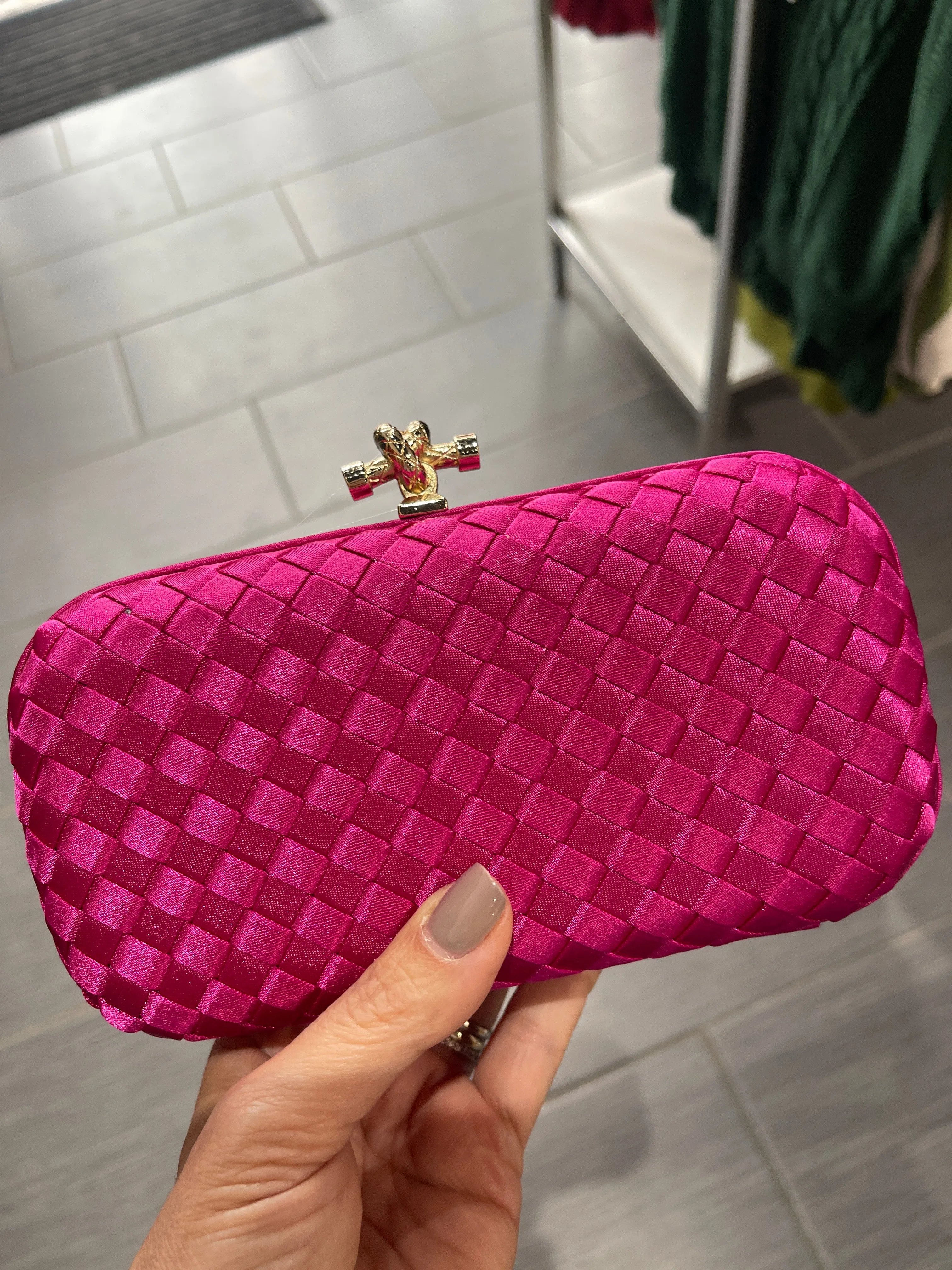 Knot Clutch