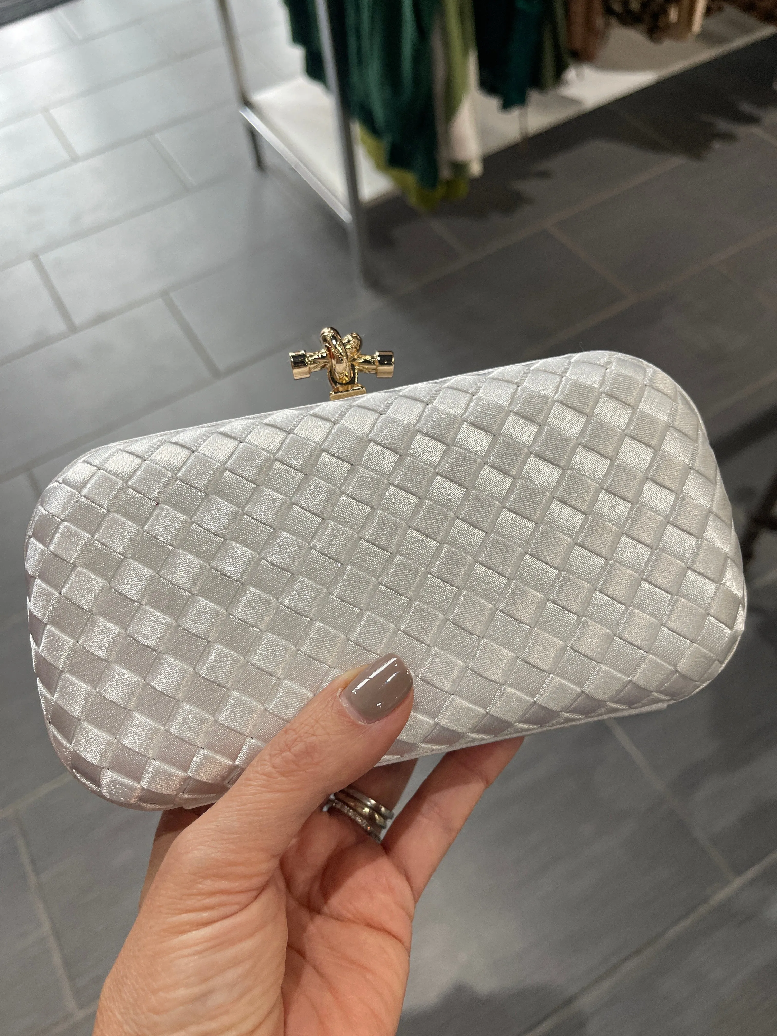 Knot Clutch
