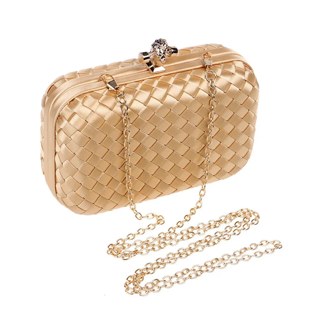 Knot Clutch