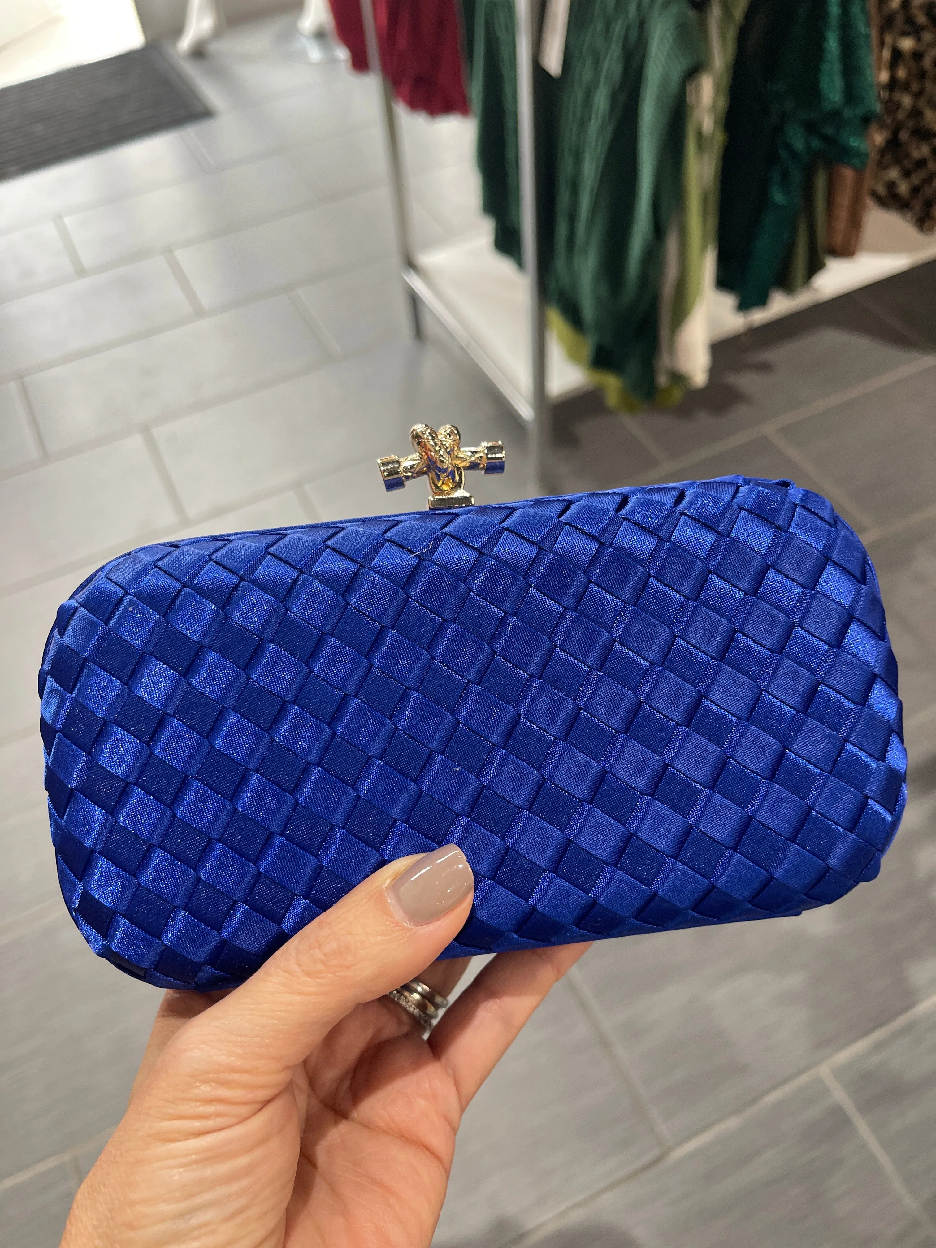 Knot Clutch