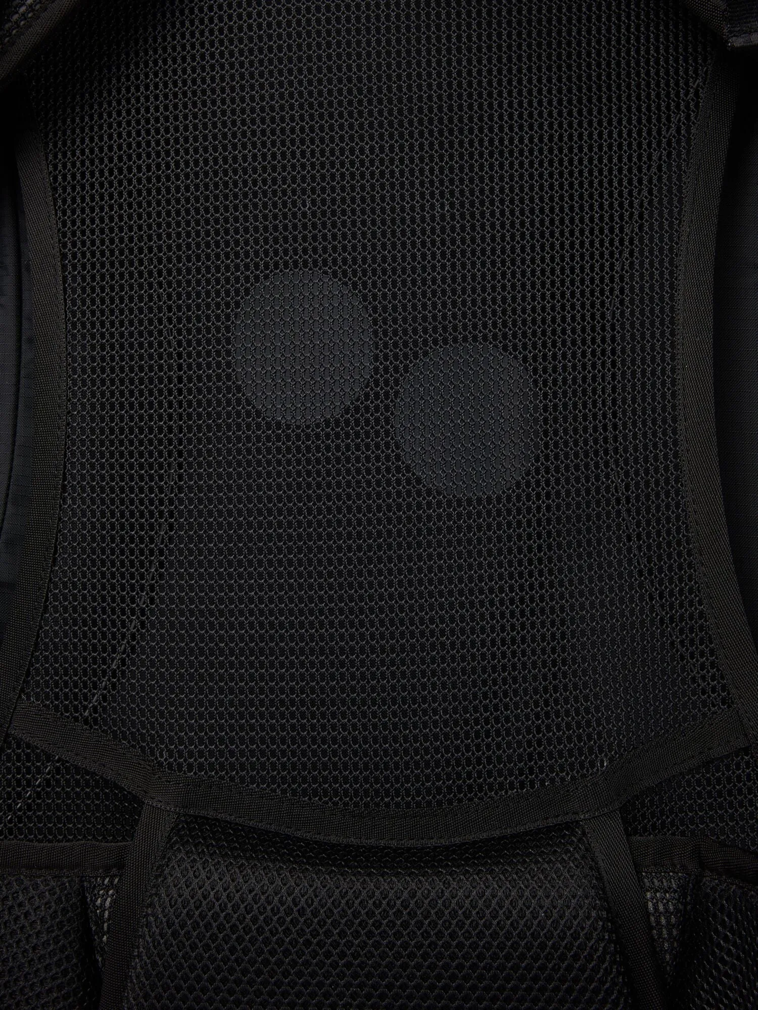 Komut Large - Pure Black