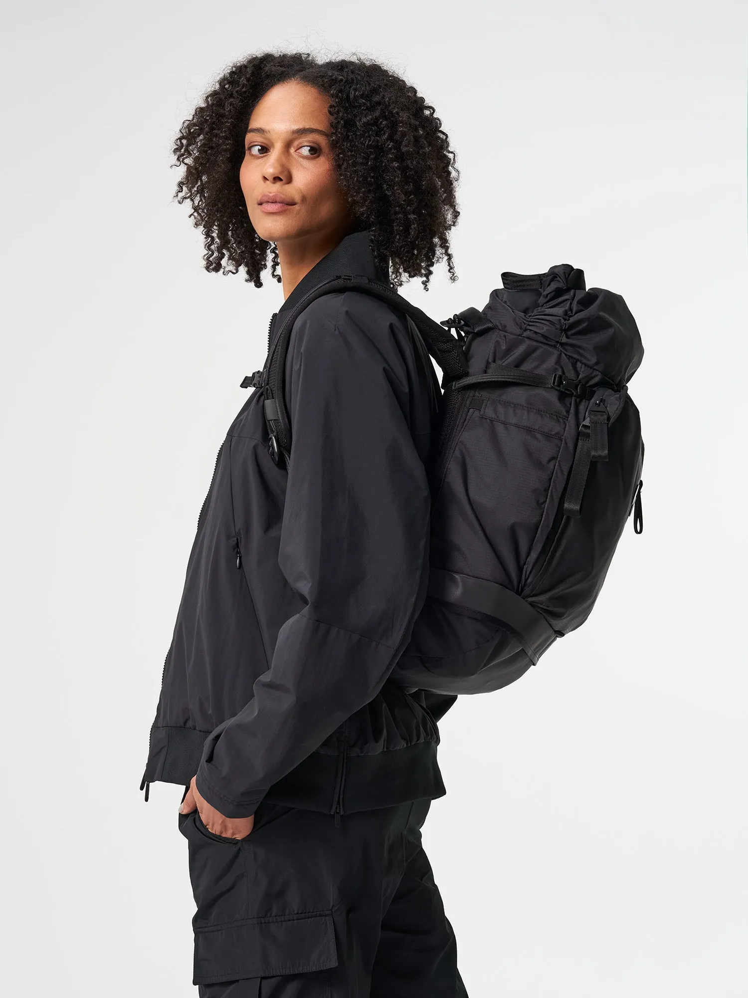 Komut Medium - Pure Black