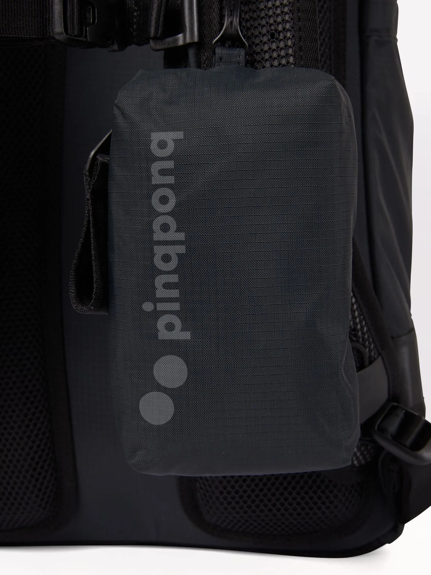 Komut Medium - Pure Black