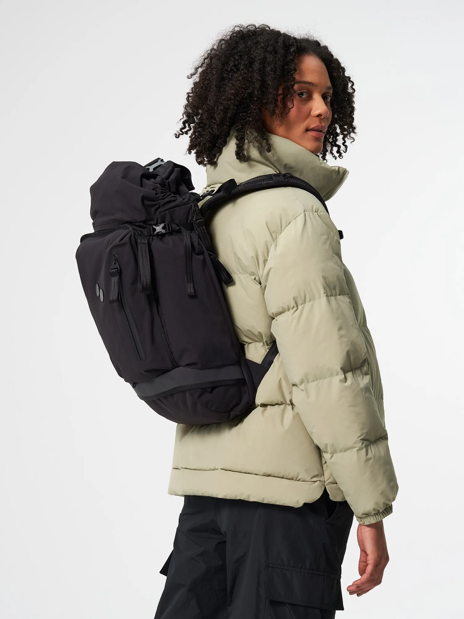 Komut Medium - Solid Black