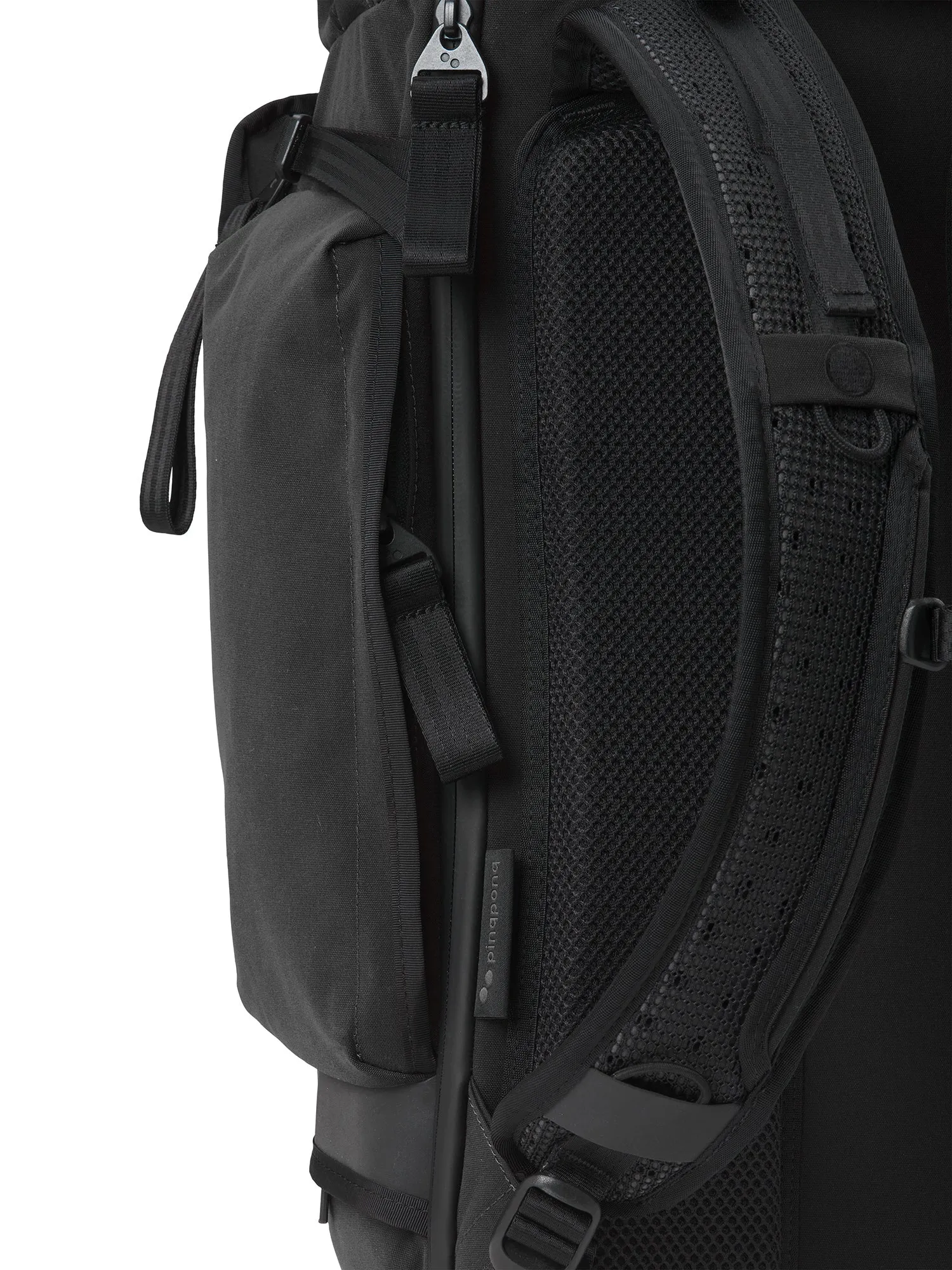 Komut Medium - Solid Black