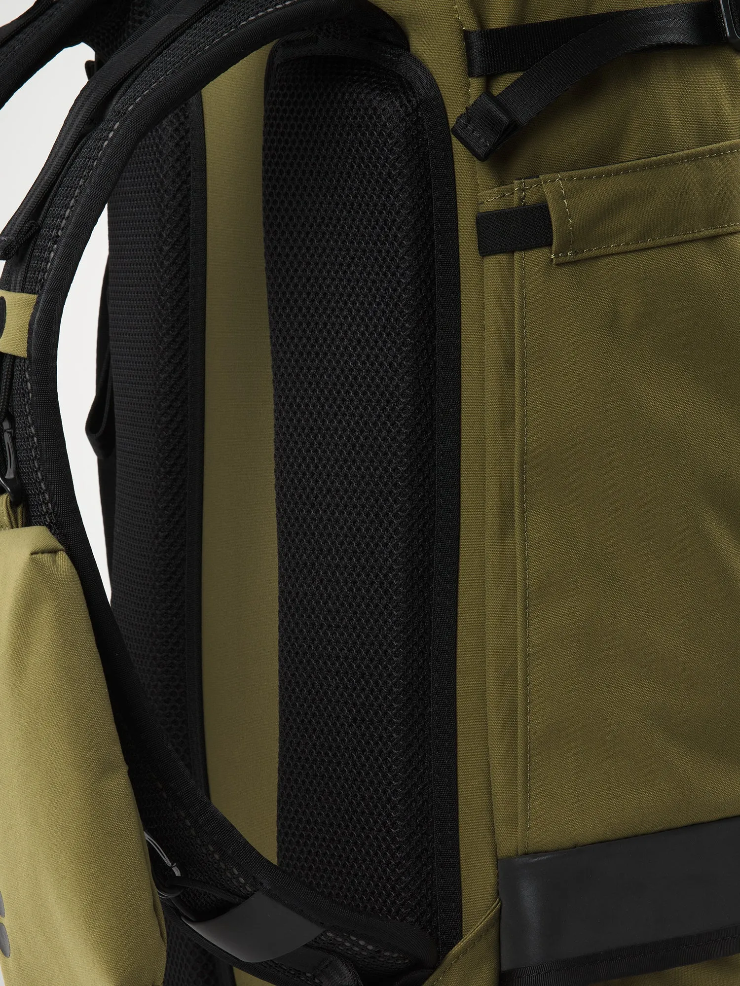 Komut Medium - Solid Olive