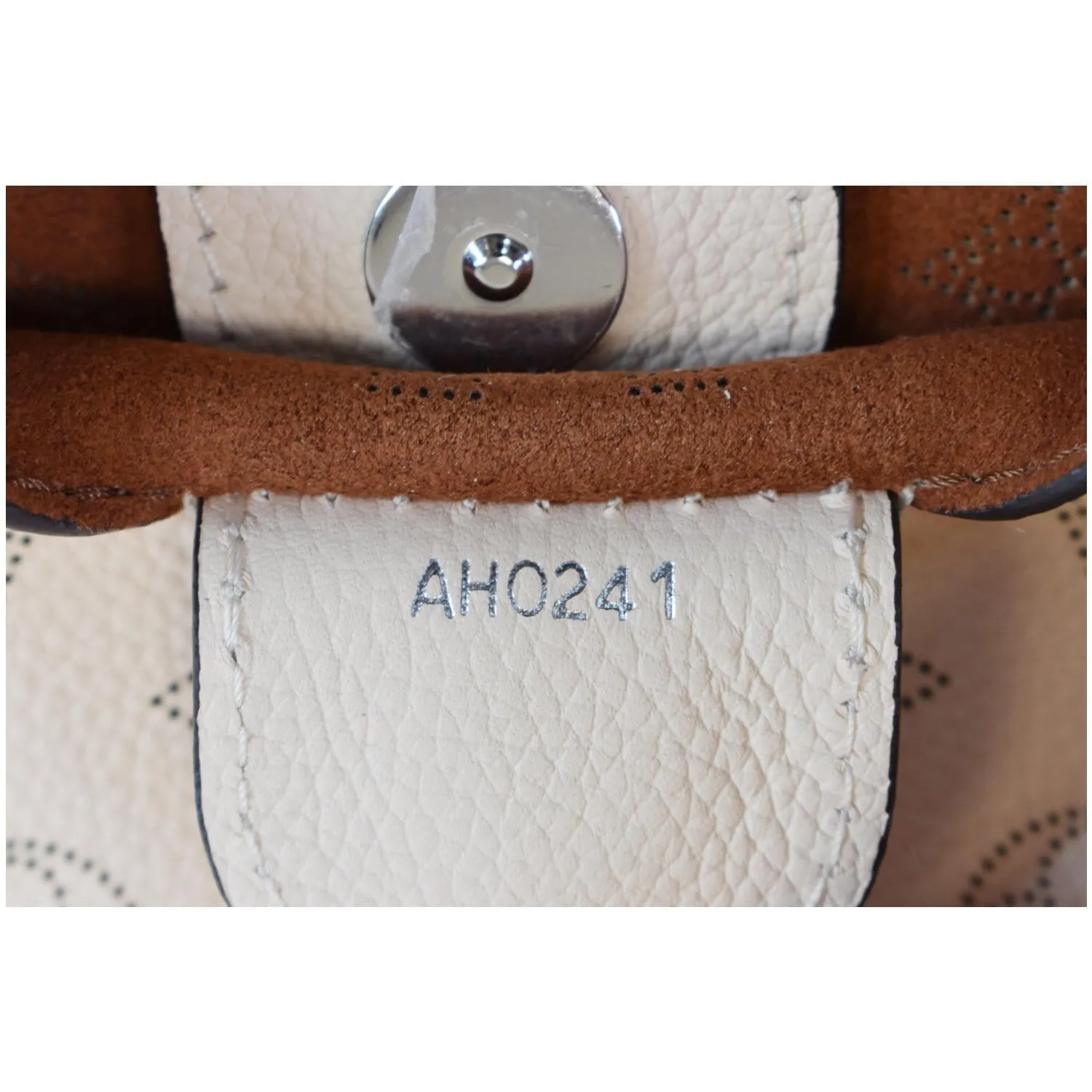 LOUIS VUITTON Carmel Mahina Calf Leather Hobo Bag Cream