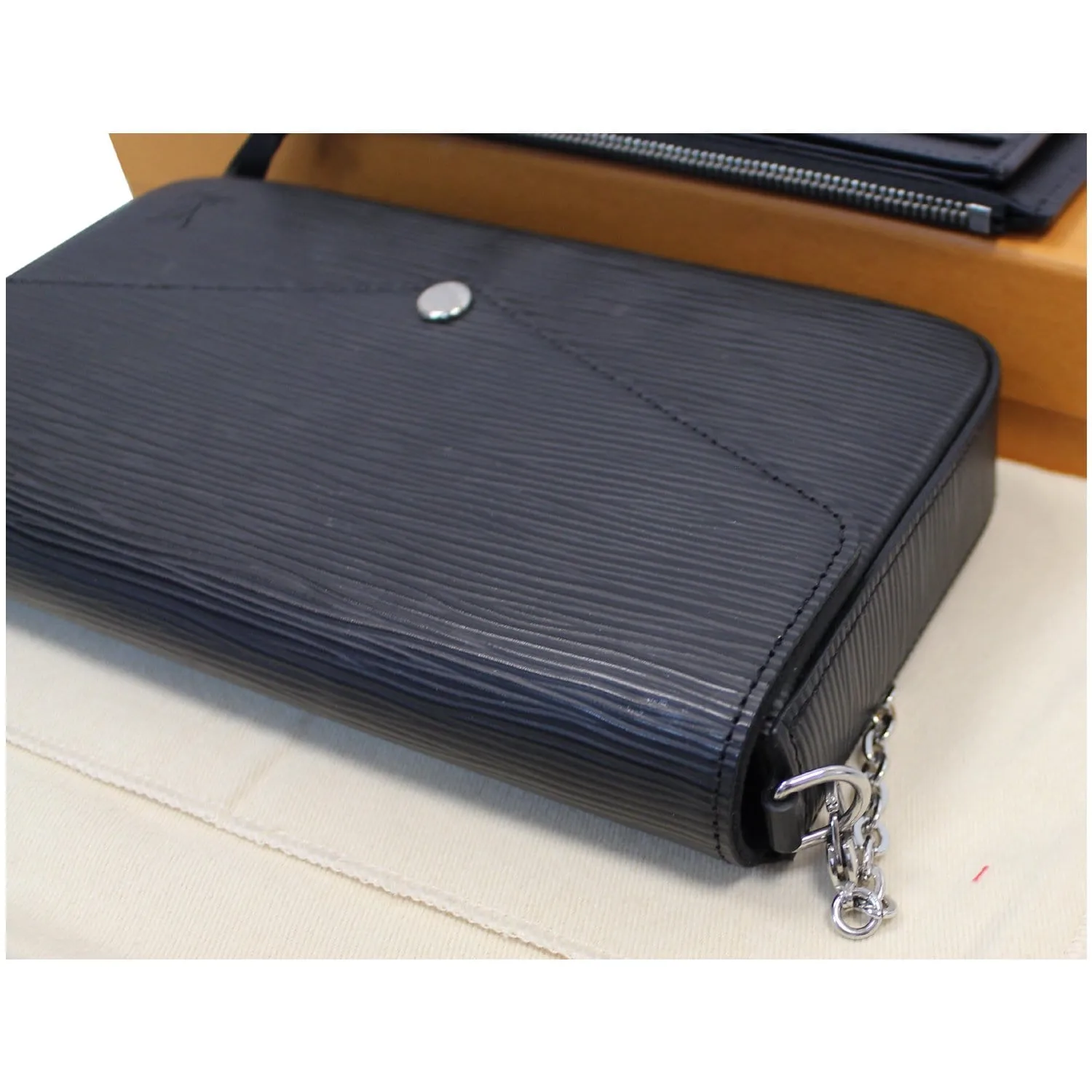 LOUIS VUITTON Felicie Pochette Epi Crossbody Bag Black