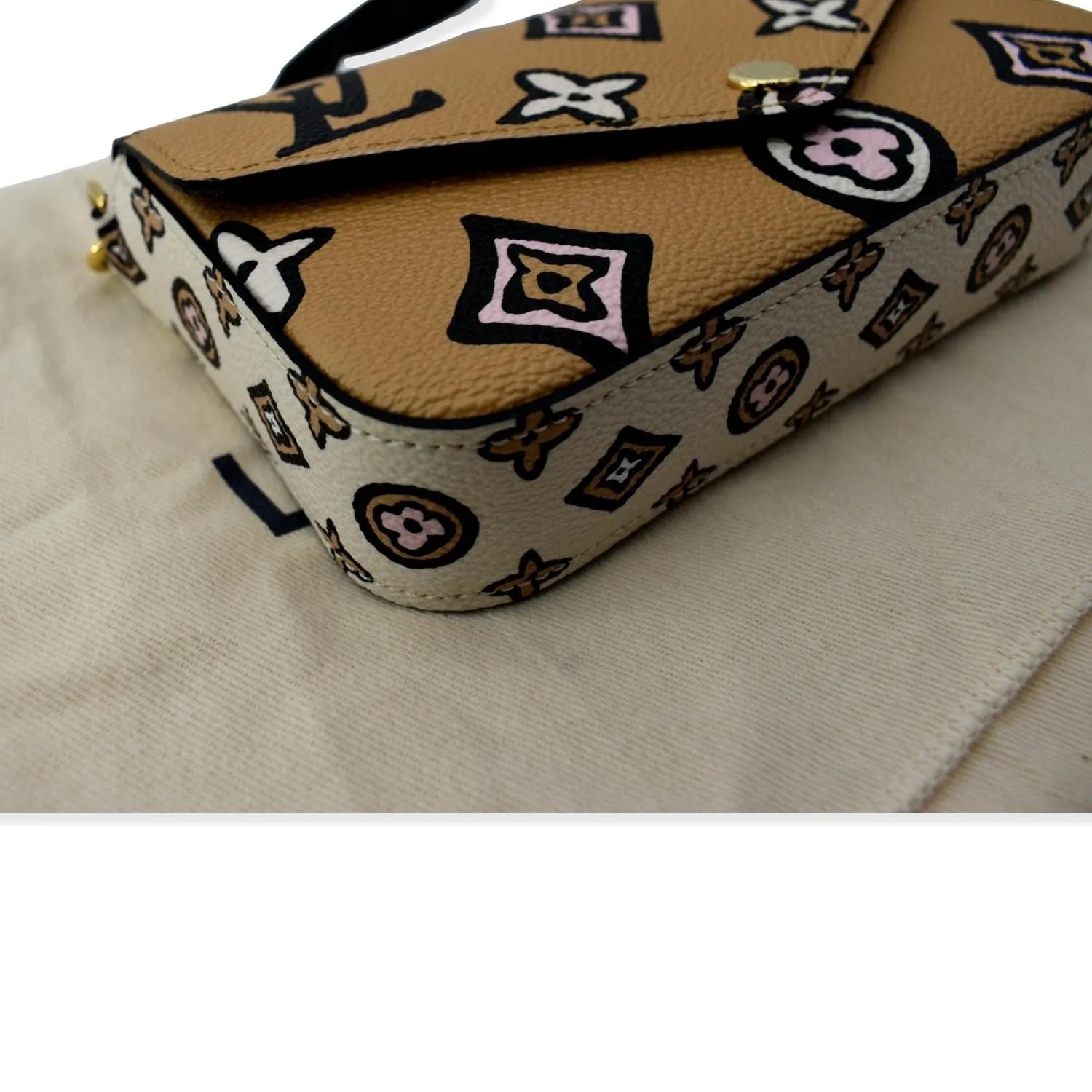 LOUIS VUITTON Felicie Strap & Go Pochette Monogram Canvas Crossbody Bag Beige