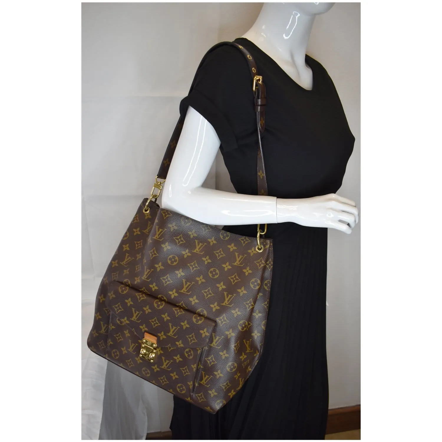 LOUIS VUITTON Metis Hobo Monogram Canvas Shoulder Bag Brown
