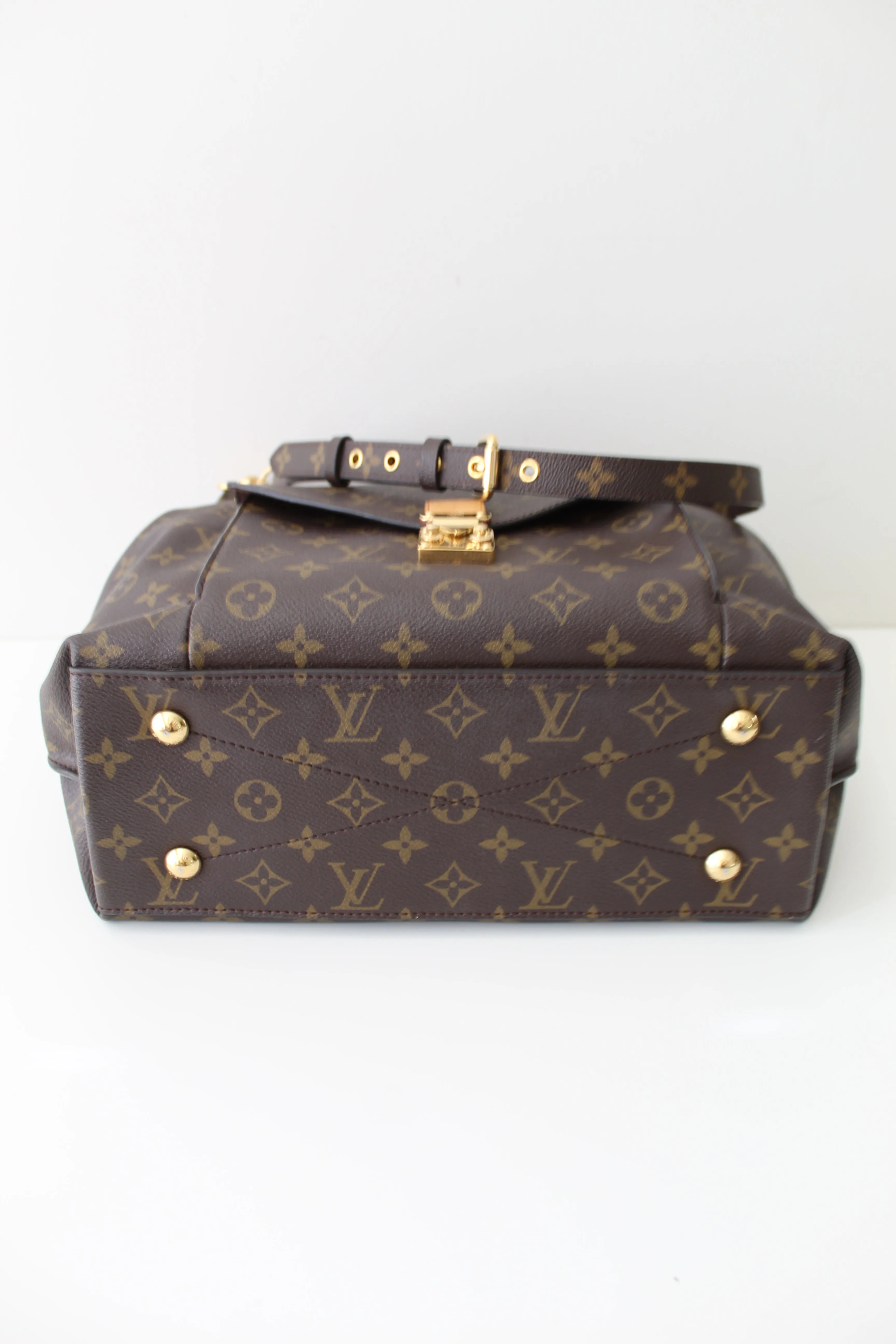 Louis Vuitton Metis Hobo