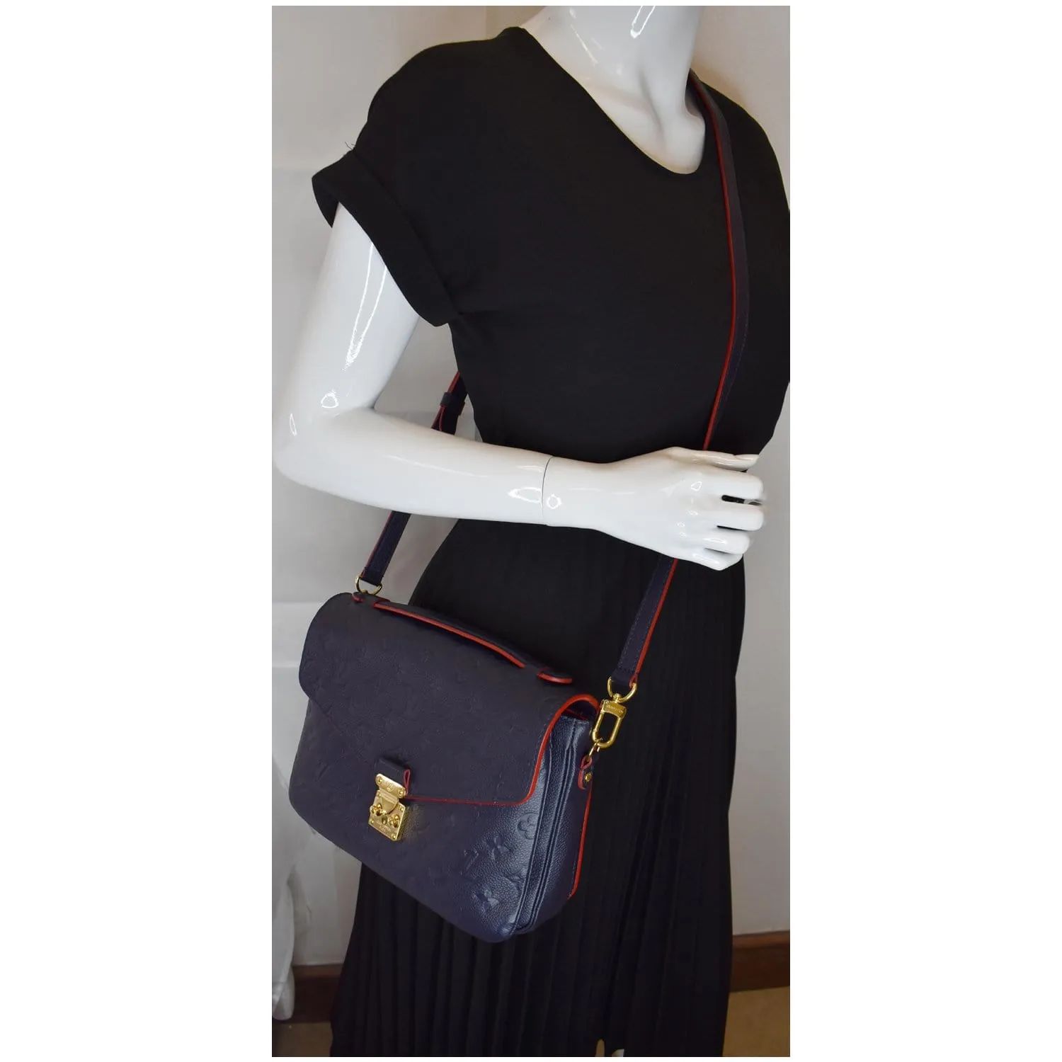 LOUIS VUITTON Metis Pochette Empreinte Leather Crossbody Bag Blue