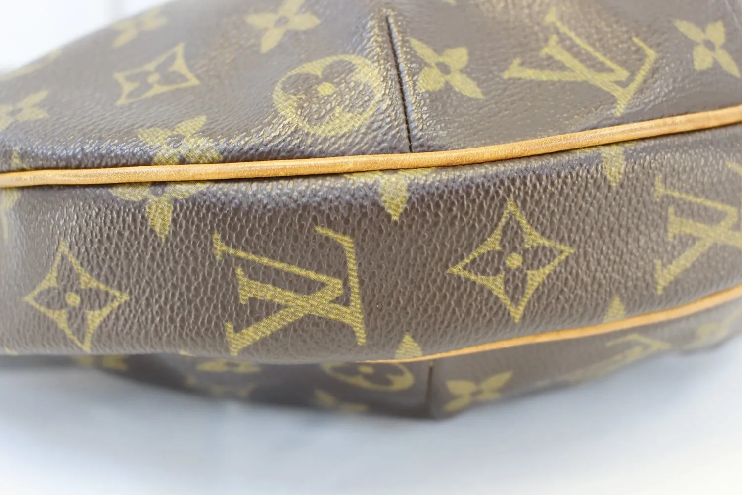 LOUIS VUITTON Monogram Canvas Croissant GM Bag