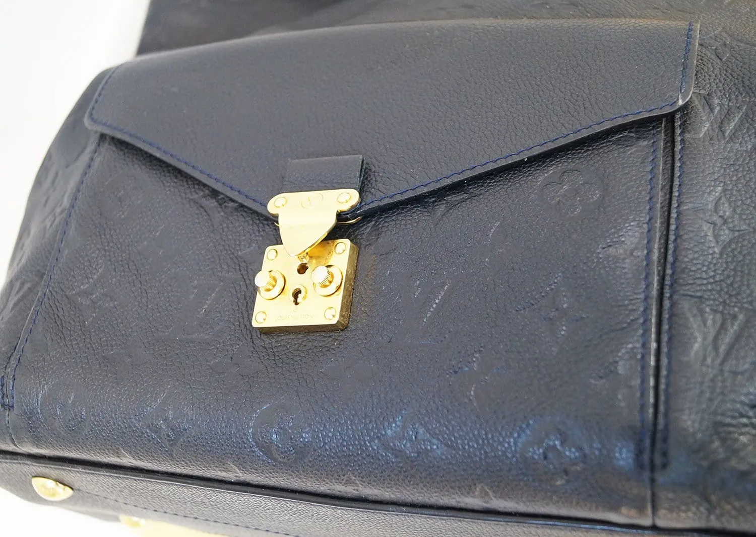 LOUIS VUITTON Monogram Empreinte Metis Hobo Shoulder Bag with Strap