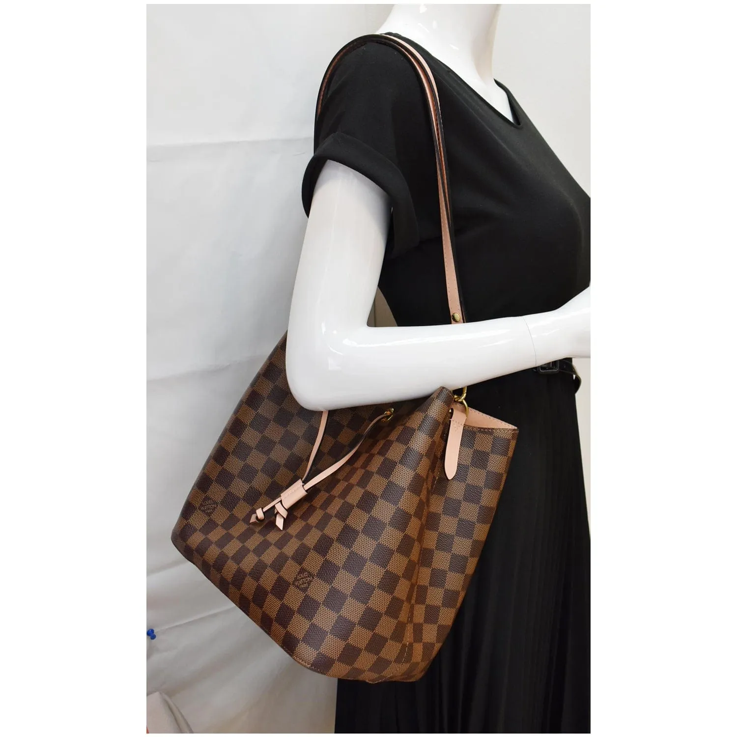 LOUIS VUITTON Neonoe MM Damier Ebene Shoulder Bag Venus Pink
