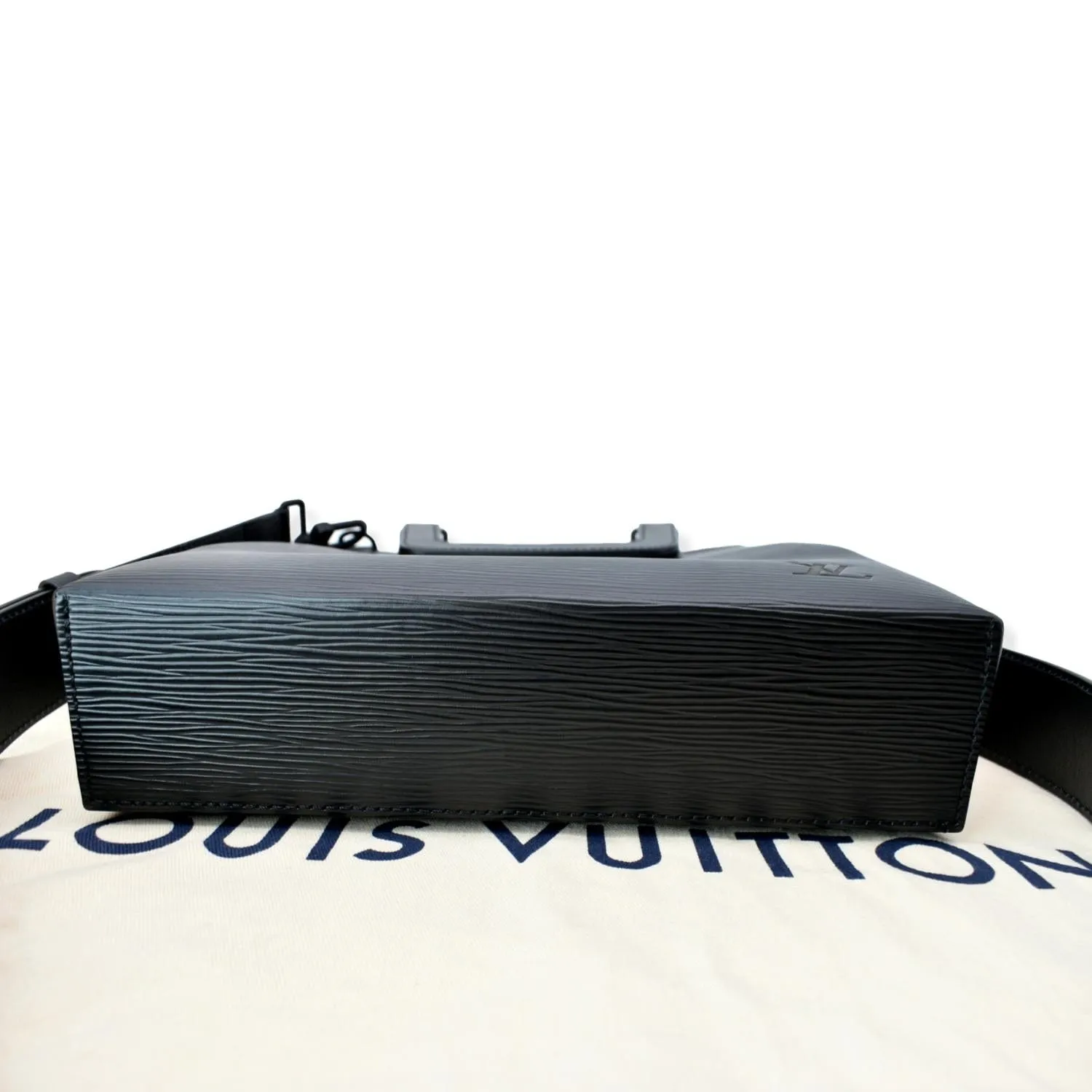 LOUIS VUITTON Petit Sac Plat Epi Leather Crossbody Bag Black