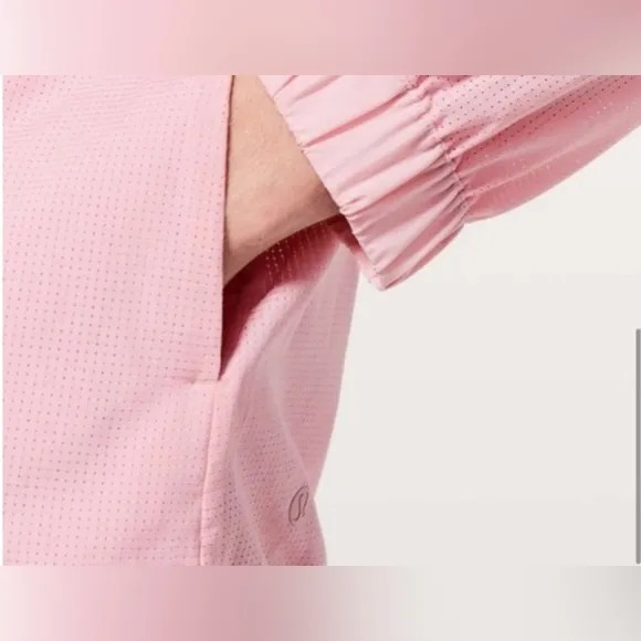Lululemon Pack Light Pullover windbreaker *PackablePorcelain Pink size 10