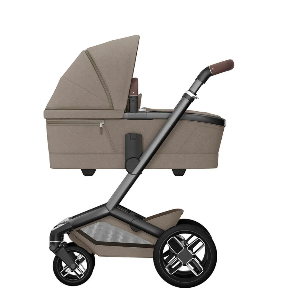 MAXI COSI FAME 10 Piece Premium Travel System with FamilyFix 360 Pro2  - Twilic Truffle (Black Wheel)
