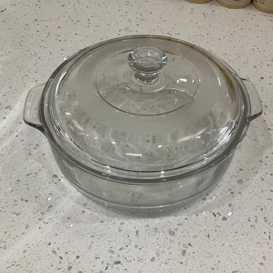 Medium Glass Bowl With Top