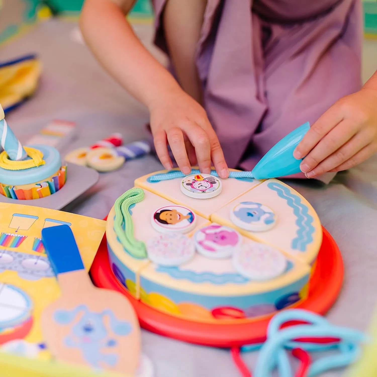 Melissa & Doug Blue's Clues & You! Wooden Birthday Party Play Set