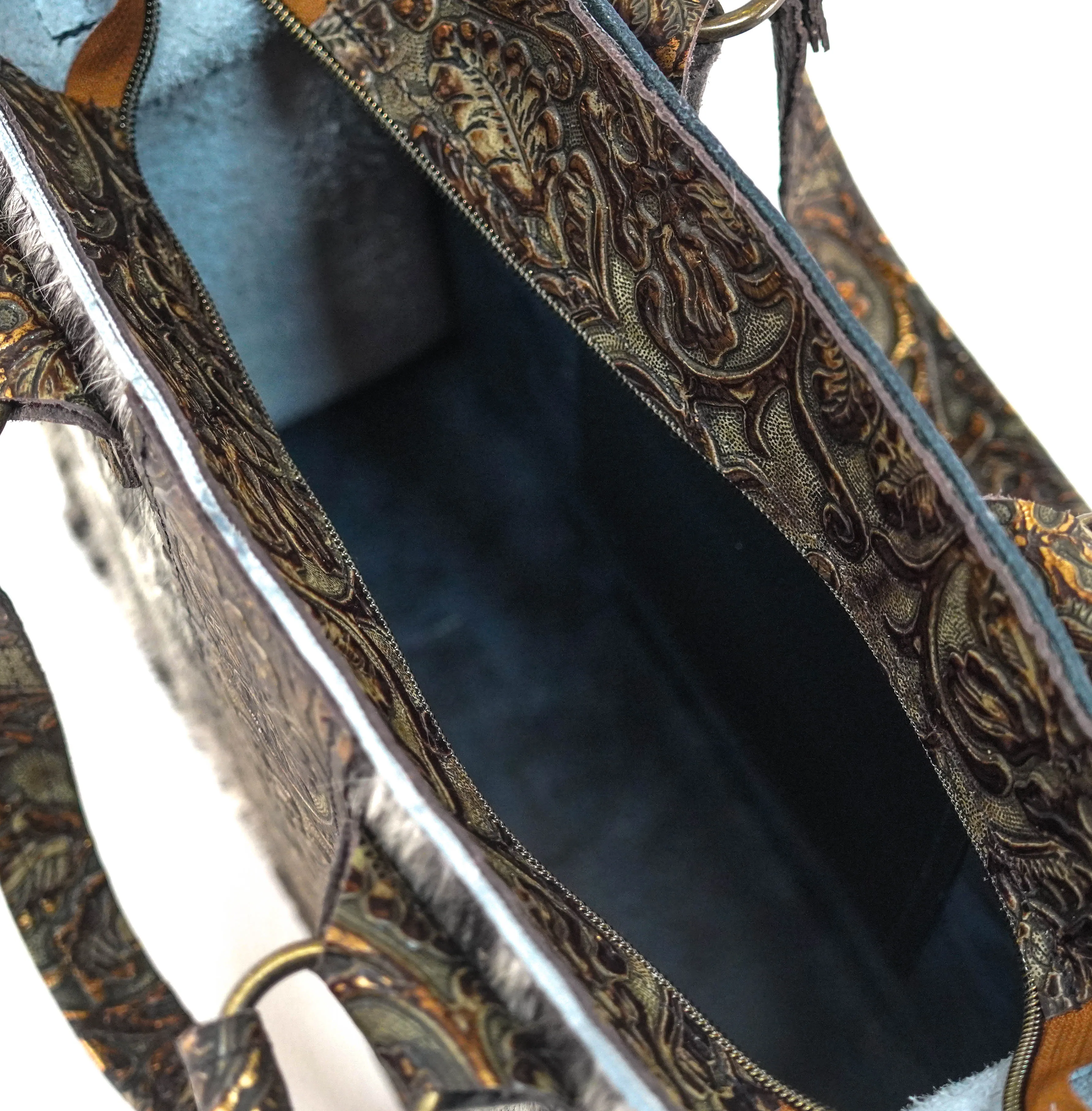 Minnie Pearl - Black & White w/ Gilded Tool