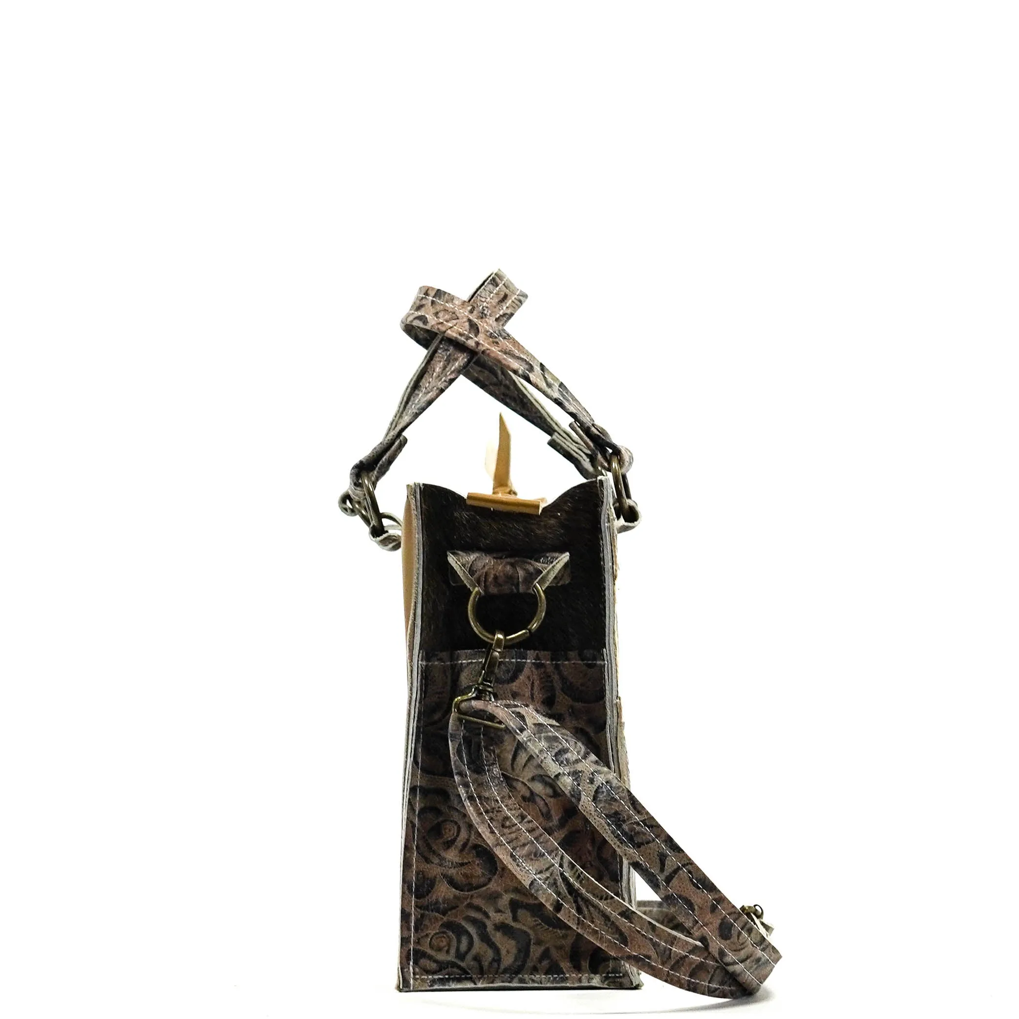 Minnie Pearl - Dark Brindle w/ Antique Deadwood Roses