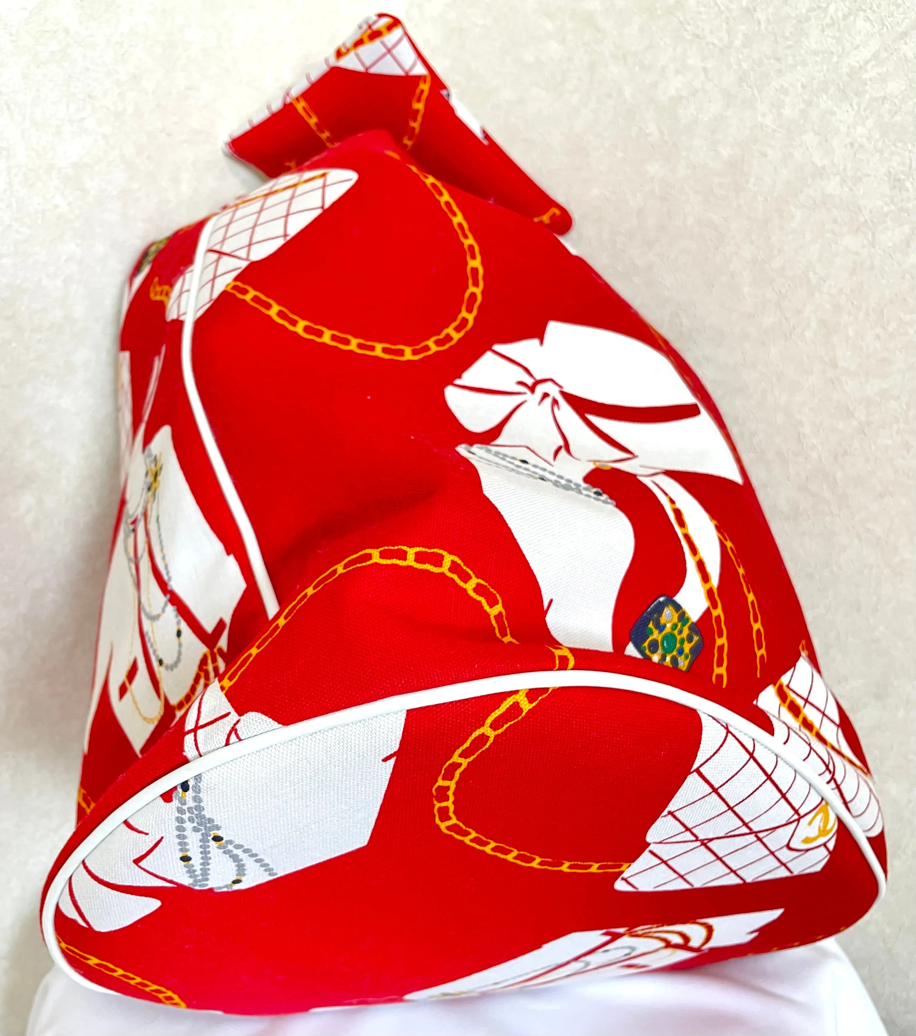 MINT. Vintage CHANEL red and white canvas large hobo shoulder bag with supermodel print and CC charm. Mademoiselle. 0407231