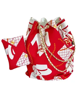 MINT. Vintage CHANEL red and white canvas large hobo shoulder bag with supermodel print and CC charm. Mademoiselle. 0407231