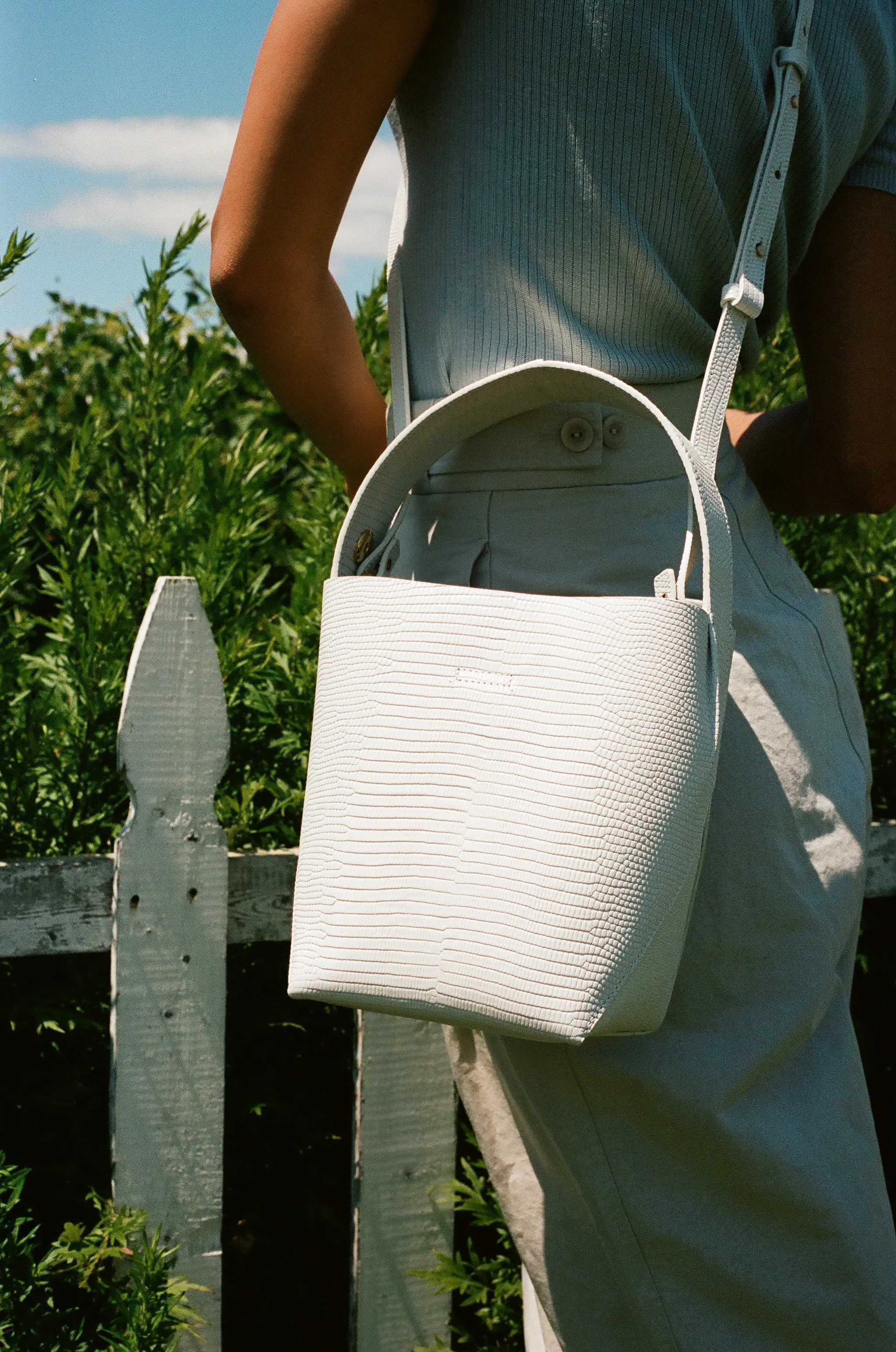 Nº49 Cross Handle Bucket - Blanc Lizard