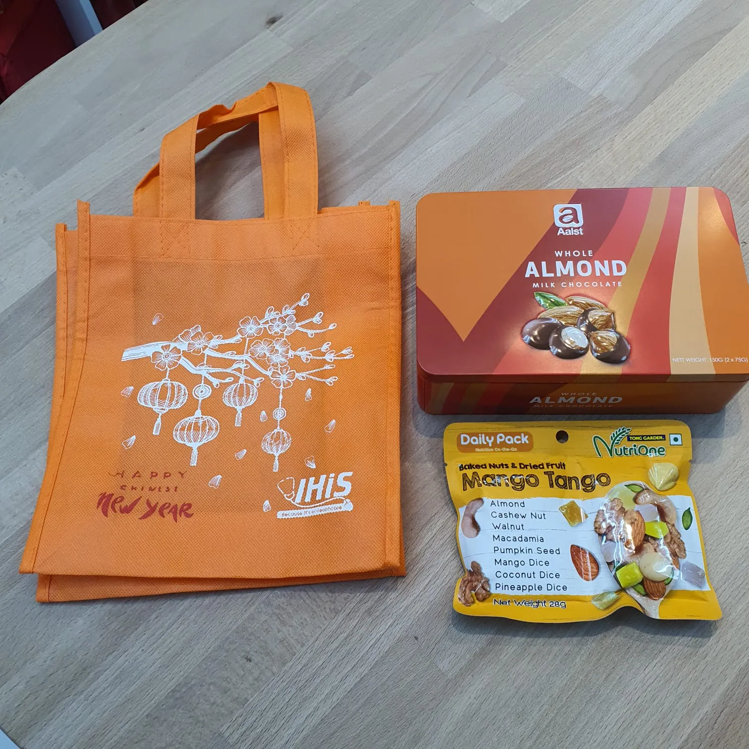 Non Woven Bag (80gsm) - With Customised A6 Message Card