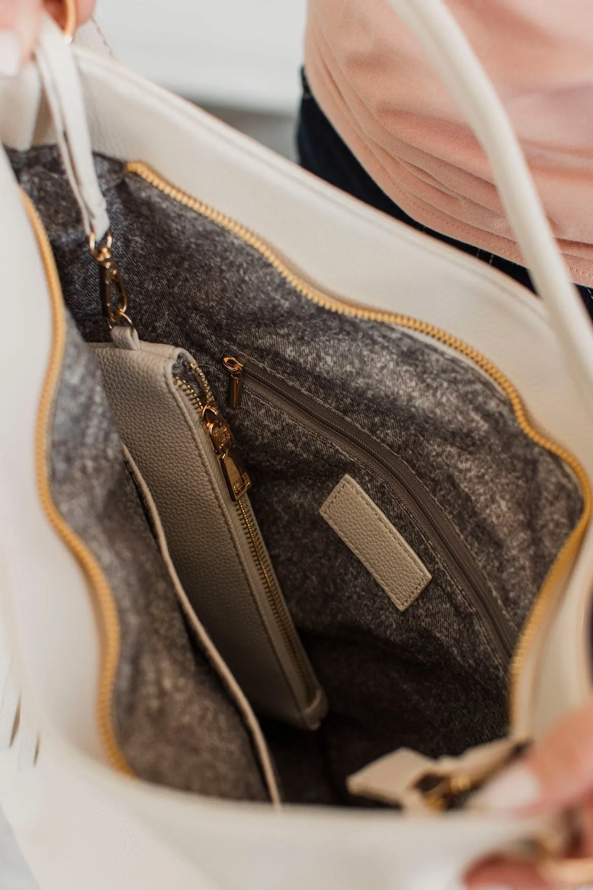 On The Move Again Shoulder Purse- Cream