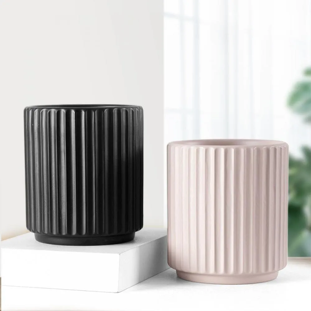 Passo Ribbed Plant Pot