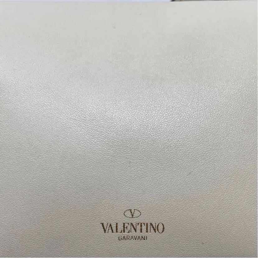Pre-Owned Valentino White Leather Designer Handbag