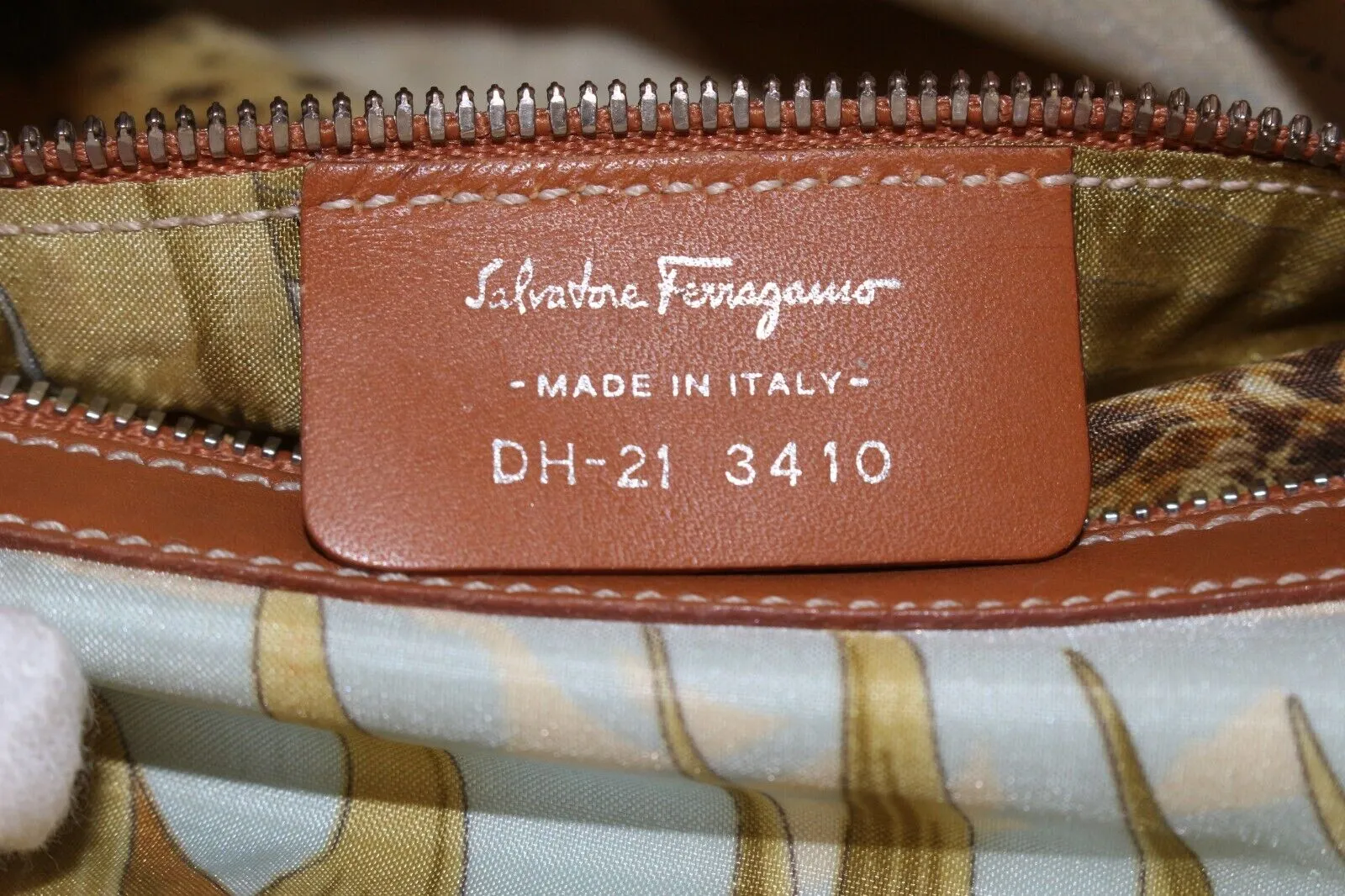 SALVATORE FERRAGAMO Two-Tone Hobo 3SF1222K